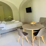 Lucia Bed & Breakfast 4*