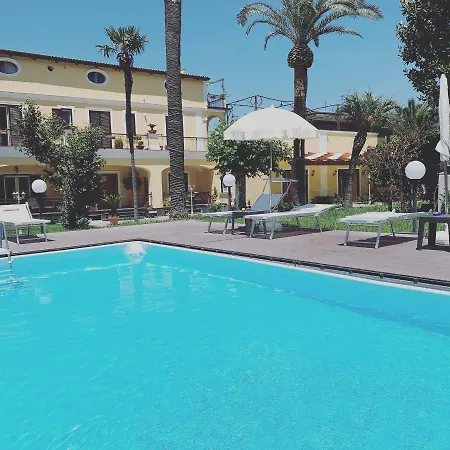 Bed & Breakfast Lucia 4*